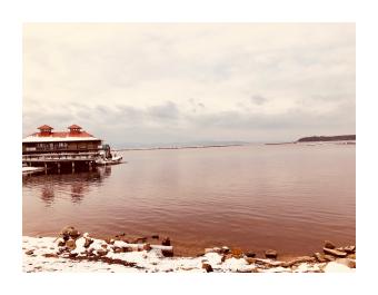 photo of the waterfront in the winter